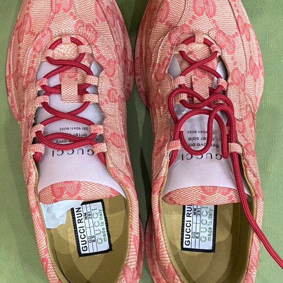 GUCCI Mens Run Ultralight Plume GG Sneakers | Beige Hibiscus Red | Men 8.5GG/9US main image 10